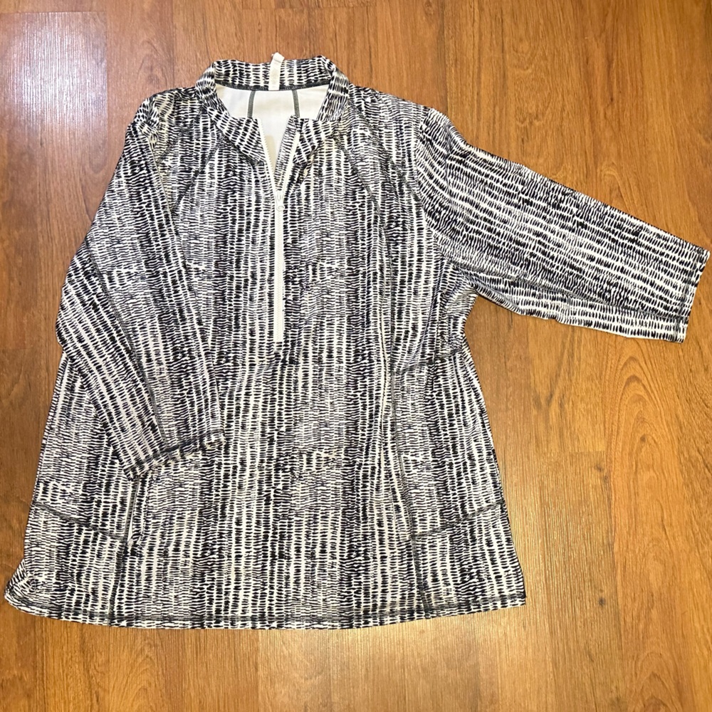 Black and White Printed Active Wear Jacket - Kinesis - Size 3X - Rarely Worn